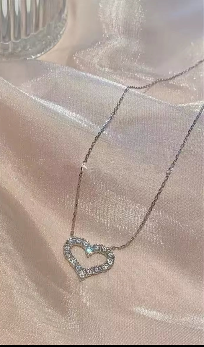 Sparkling Heart Pendant Necklace ✨